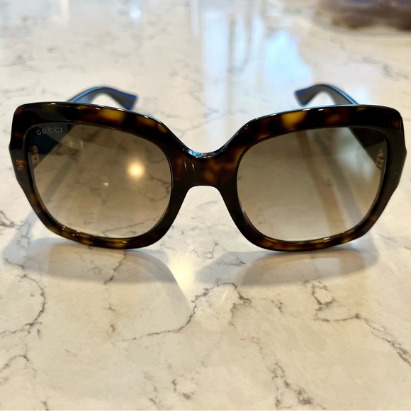 Authentic Gucci sunglasses - Picture 3 of 5